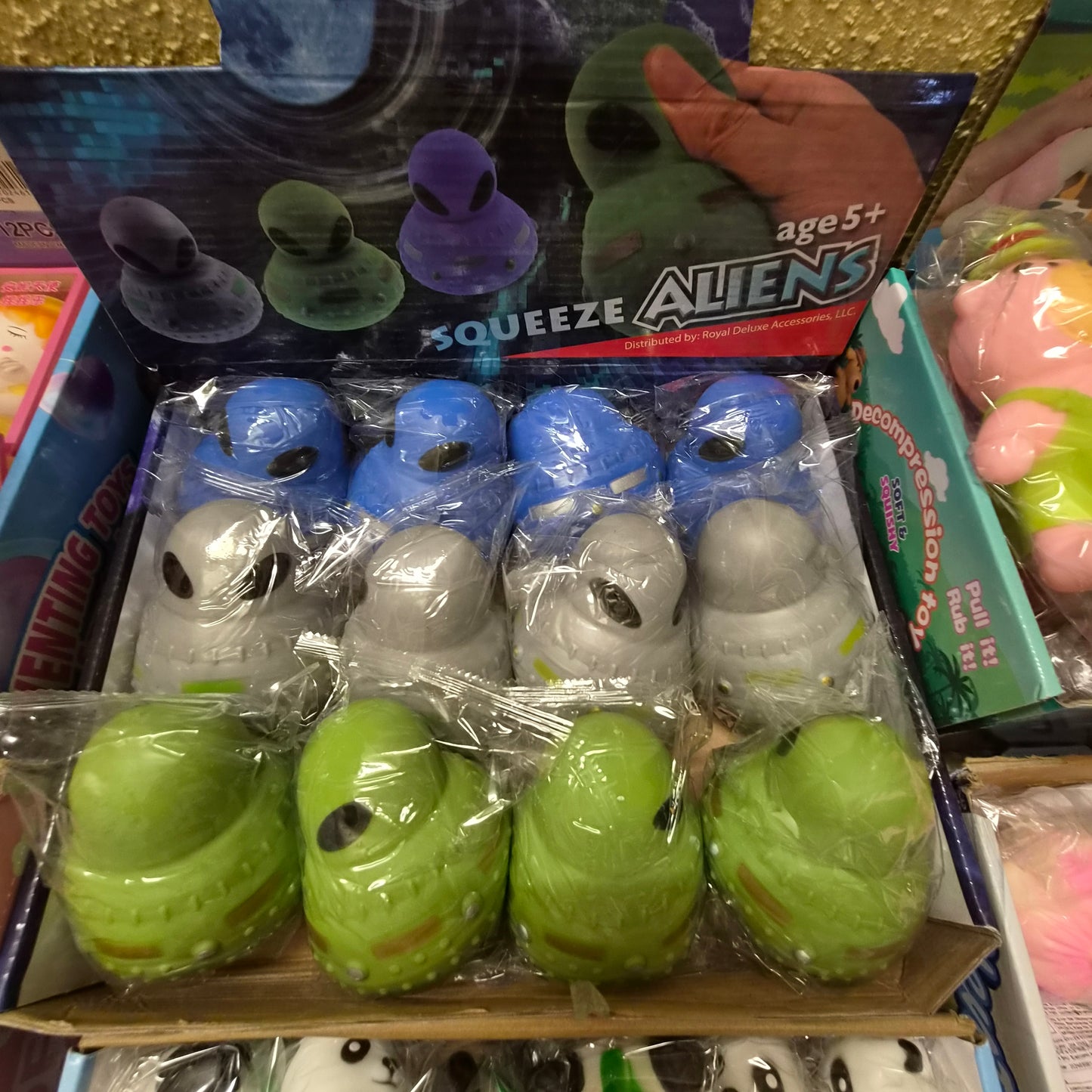 חייזר נידו ענק